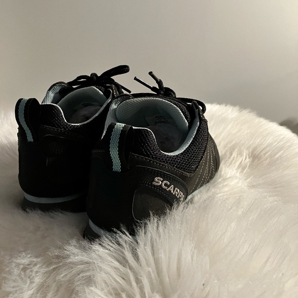 SCARPA Crux wmns hiking shoe EU 38 / US 7 *LIKE NEW* in box - Picture 3 of 8